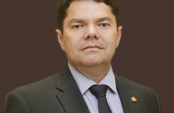 Dr. Marlúcio Lustosa Bonfim